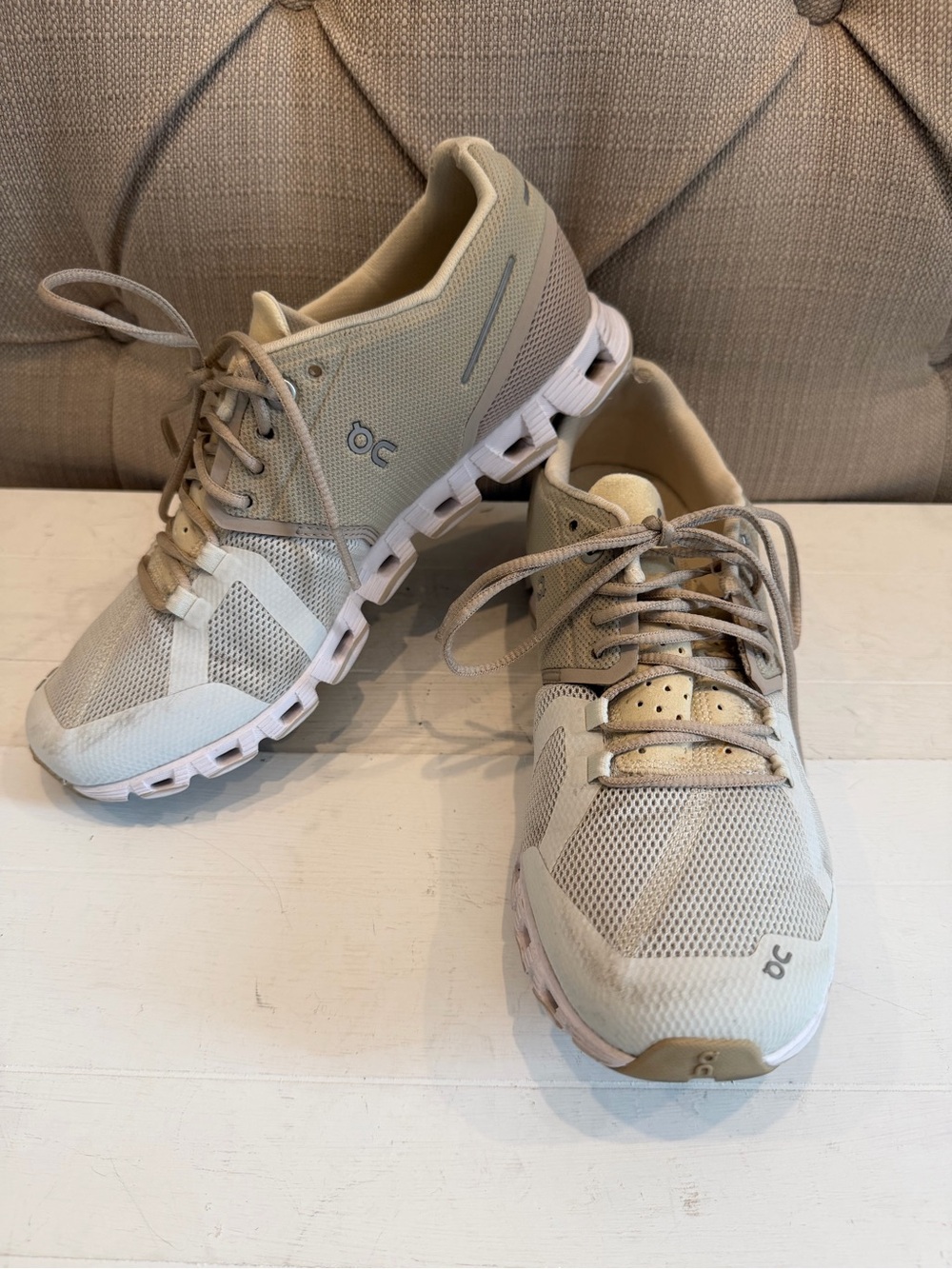 On Running Women's Sneakers in Light Beige and White size 6.5 Flawed